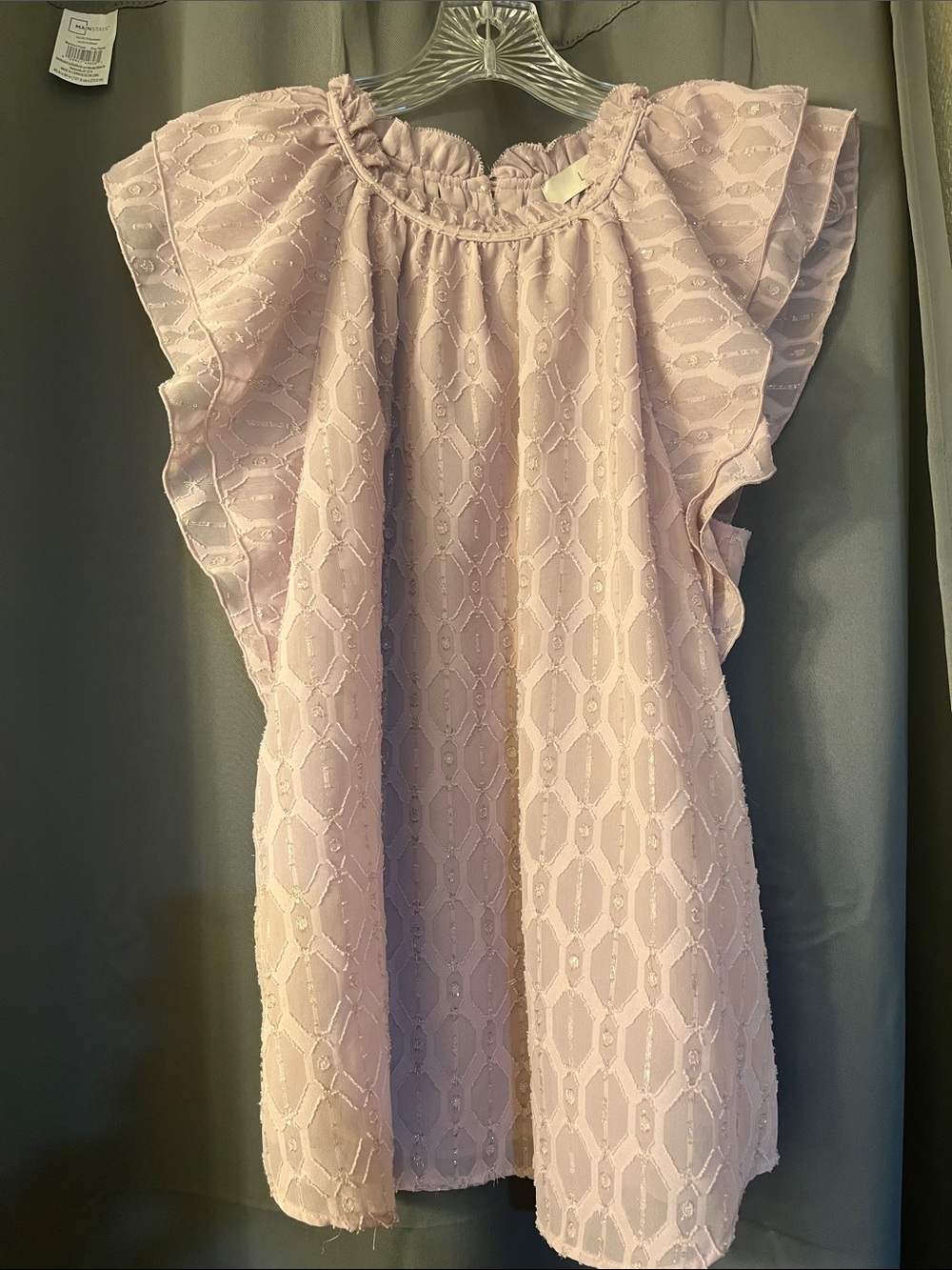Women’s Loft Pink Lace Flutter Sleeve blouse!